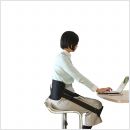 dunimed back-up ergonomische rugsteun gedragen aan bureau